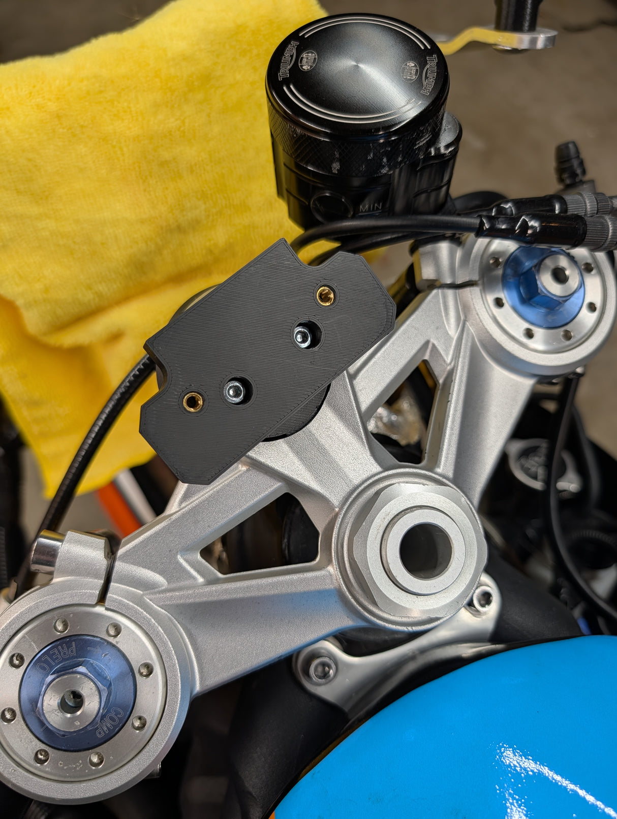 AIM Solo 2 Race Mount | Triumph Daytona 675 (2013-2017)